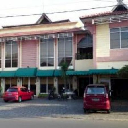 Hotel Margosuko Malang Bagian luar foto